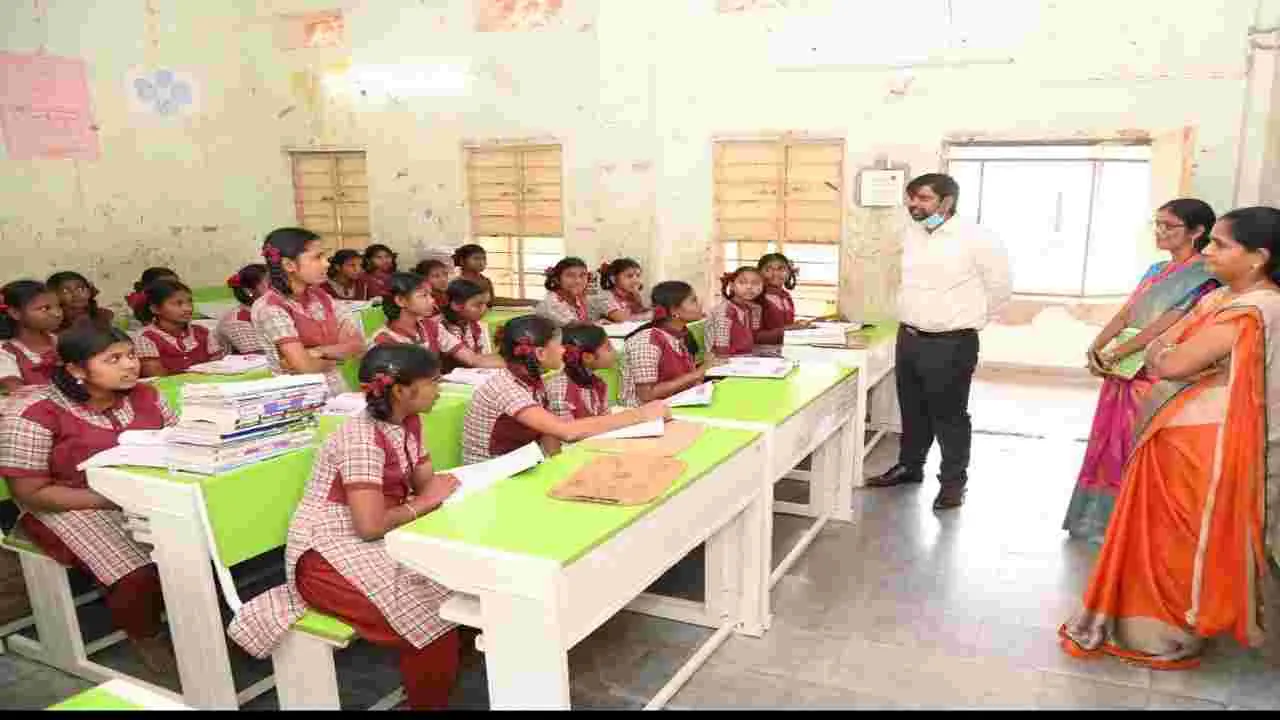 విద్యాభివృద్ధికి రాష్ట్ర ప్రభుత్వం పెద్దపీట