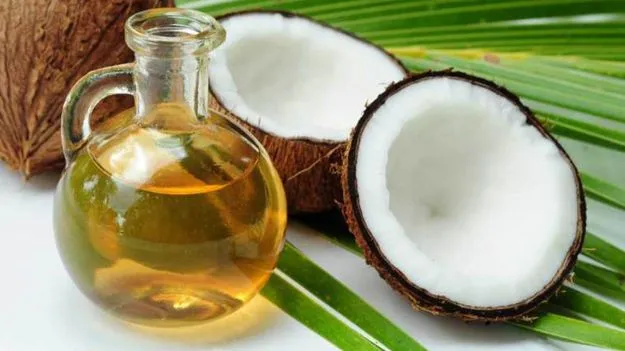 Coconut Oil Bald Spots: కొబ్బరి నూనెకు ఈ ఐదు కలిపి జుట్టుకు పట్టిస్తే బట్టతల నుంచి ఉపశమనం