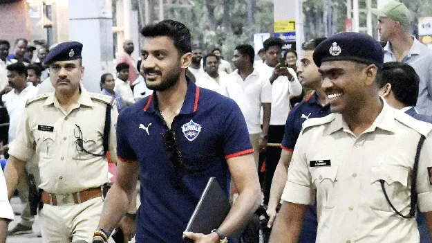 విశాఖ చేరిన ఢిల్లీ ఆటగాళ్లు