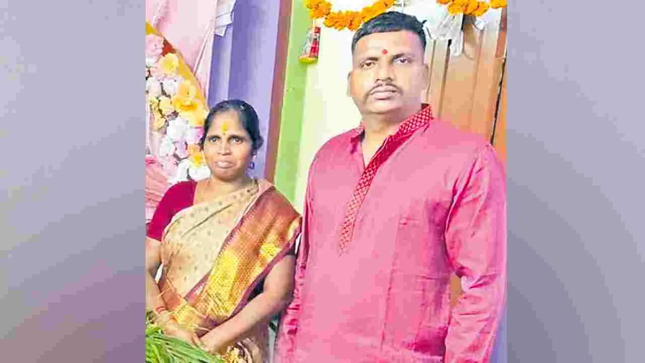 Mettuguda: ఇంట్లో తల్లి, తనయుడికి కత్తిపోట్లు