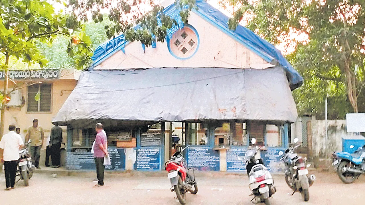 సెలవురోజుల్లోనూ రిజిస్ట్రేషన్లు