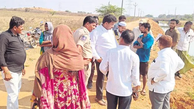 ఆయకట్టు చివరకు నీరందించాలి 