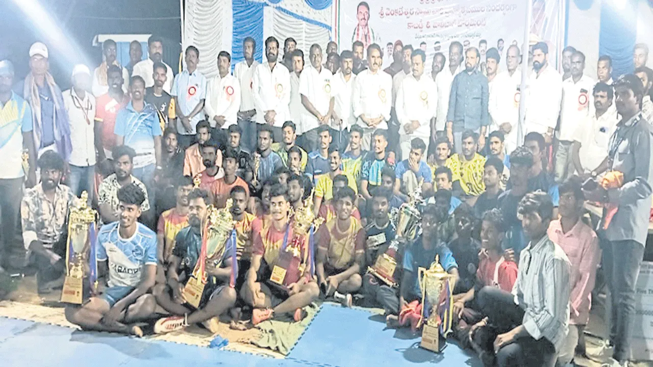 యువతకు ఆటాపాట అవసరం