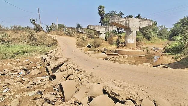 వంతెనల నిర్మాణం నత్తనడక