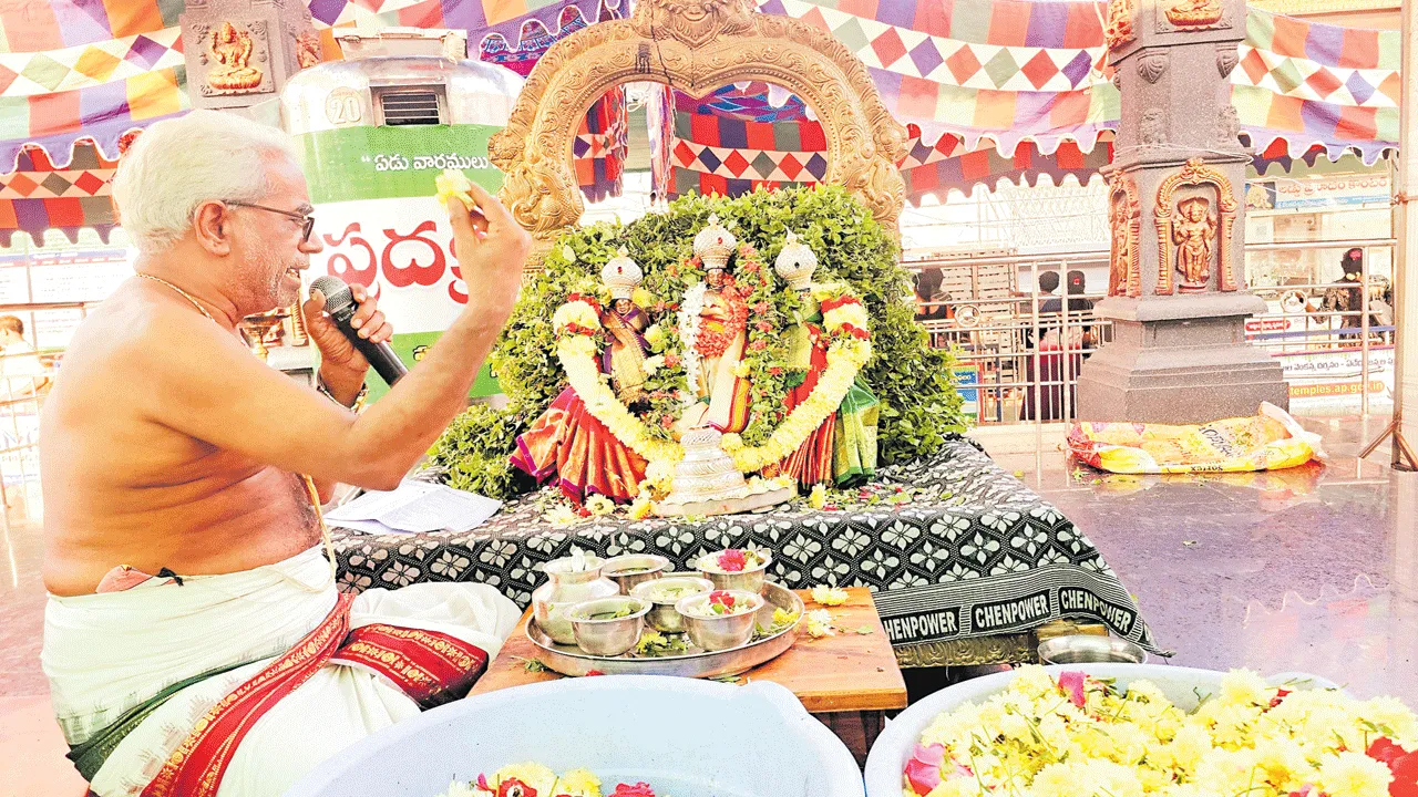 వాడపల్లి ఒకరోజు ఆదాయం రూ.5.11లక్షలు