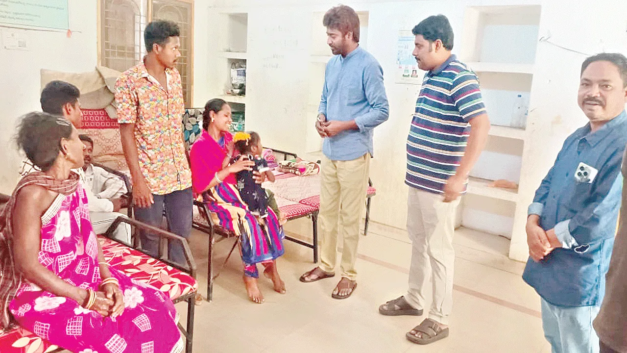 గర్భిణులను వసతిగృహంలో చేర్పించాలి