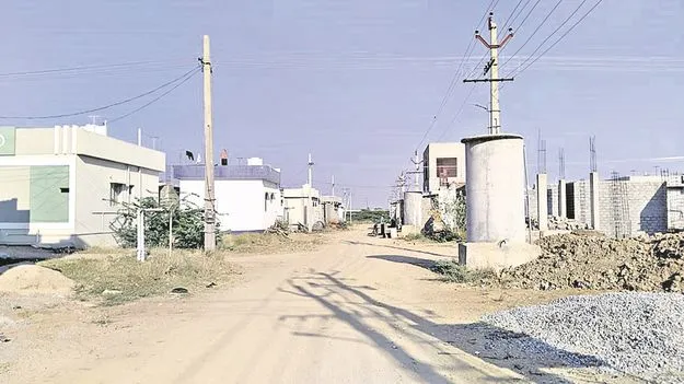  Houses of Jagananna : తవ్వేకొద్దీ అక్రమాలు..!