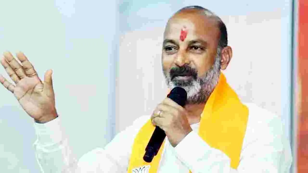 Bandi Sanjay: మహిళలకు రూ.2,500 హామీ ఏమైంది?