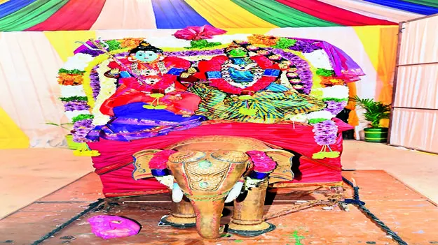 GOD : గజవాహనంపై ఊరేగిన విశ్వనాథుడు