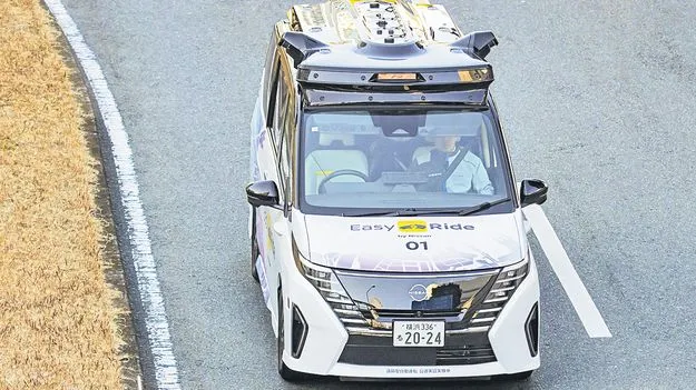 జపాన్ వీధుల్లో డ్రైవర్ రహిత కారు రయ్ రయ్!
