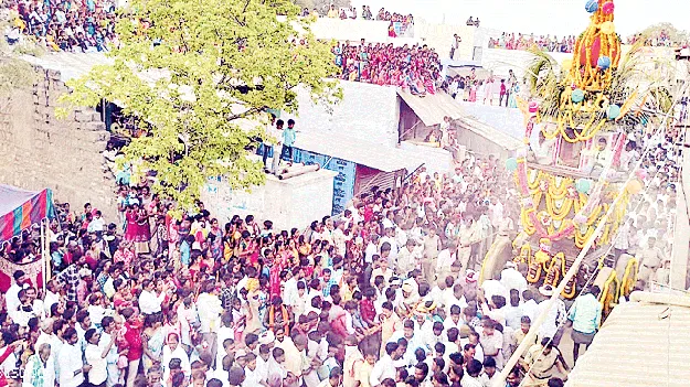 వైభవంగా రామలింగేశ్వరుడి రథోత్సవం