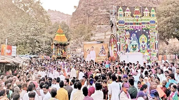  ఘనంగా ఉమా మహేశ్వరస్వామి రథోత్సవం