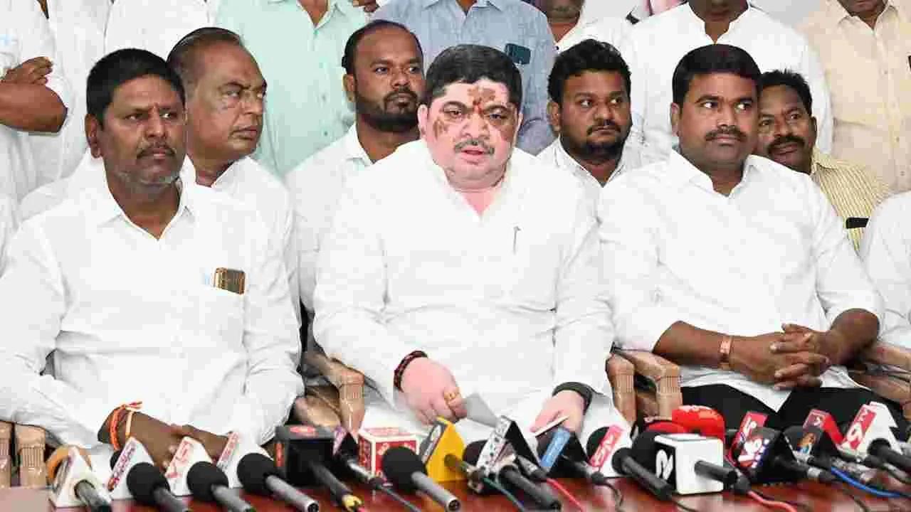 Karimnagar: కులగణనపై బీజేపీ, బీఆర్ఎస్ చిత్తశుద్ధిని చాటుకోవాలి