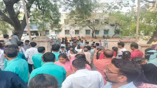 పది ప్రశ్నపత్రం తారుమారు
