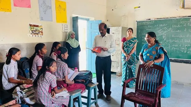 మెను ప్రకారం భోజనం అందించాలి