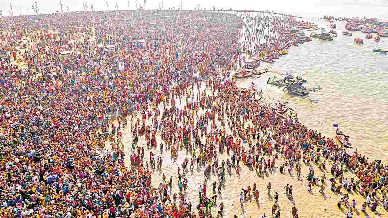 Maha Kumbh Mela : 42 కోట్ల మంది
