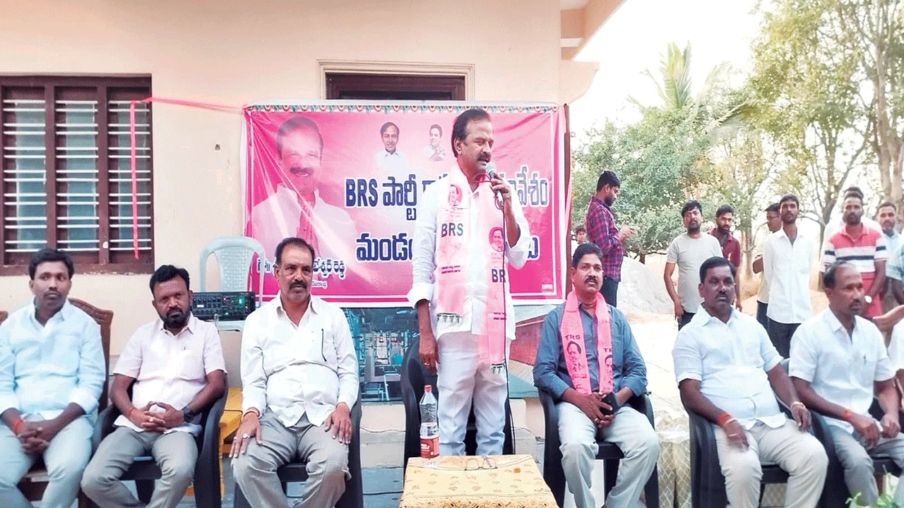 స్థానిక ఎన్నికల్లో సత్తా చాటాలి
