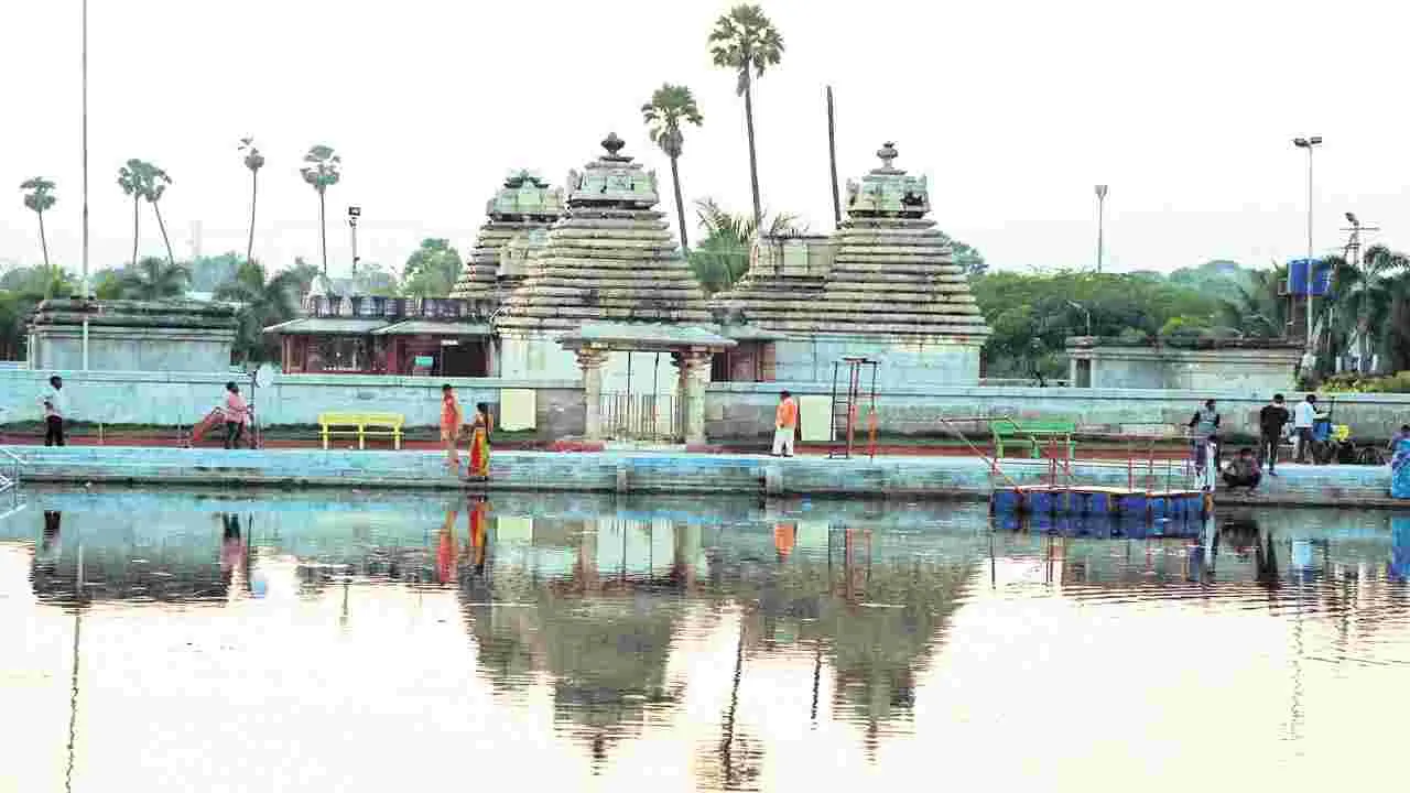 ఛాయా రహస్యం.. సోమేశ్వరాలయం