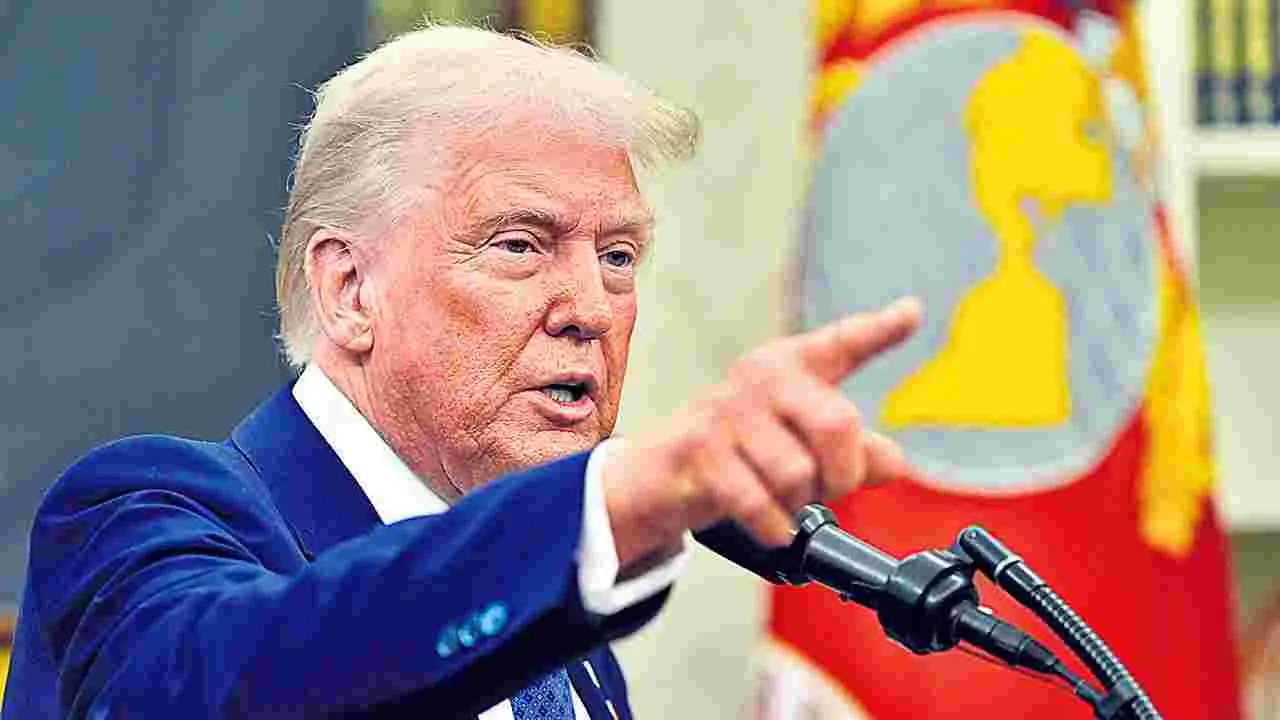 Donald Trump: ఉద్యోగాల ఊచకోతకు ట్రంప్‌ మెమో