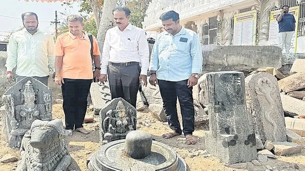 బాసరలో వెయ్యేళ్ల నాటి శిల్పాలు