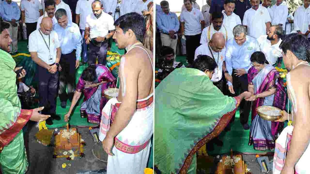 విజయవాడలో ఎన్టీఆర్‌ ట్రస్ట్‌ భవనానికి నారా భువనేశ్వరి శంకుస్థాపన..