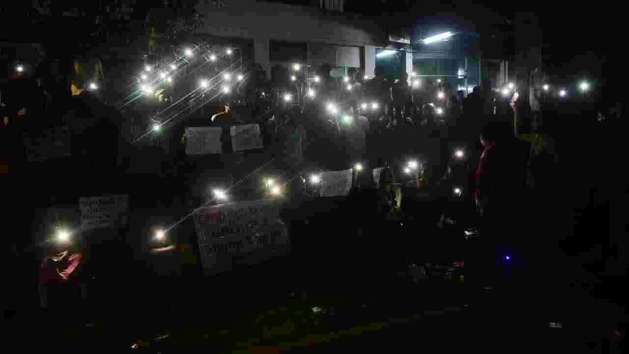 గ్రూప్‌-2 అభ్యర్థుల నిరసన