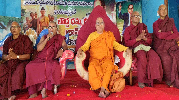 బుద్ధుడు చూపిన శాంతిమార్గంలో నడవాలి