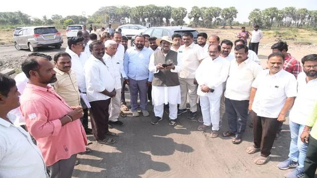 జాతరకు వచ్చే భక్తులకు అన్ని సౌకర్యాలు కల్పించాలి