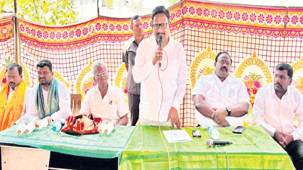 మత్స్యకారుల సంక్షేమానికి పెద్దపీట