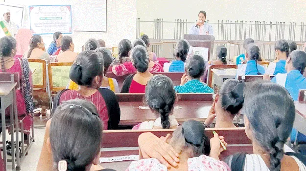 మానసిక వైకల్యం కలిగిన వారిపై వివక్ష చూపొద్దు