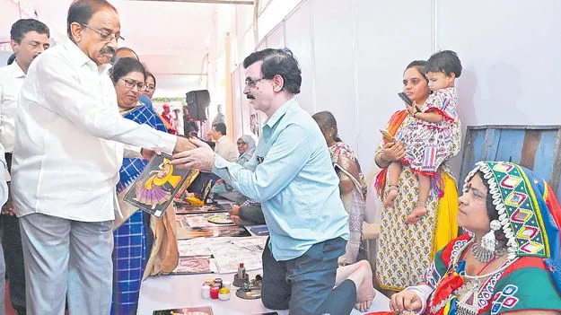 Tummla: బ్యాంకర్లు తీరు మార్చుకోవాలి 