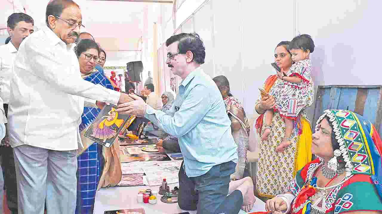 Tummla: బ్యాంకర్లు తీరు మార్చుకోవాలి 