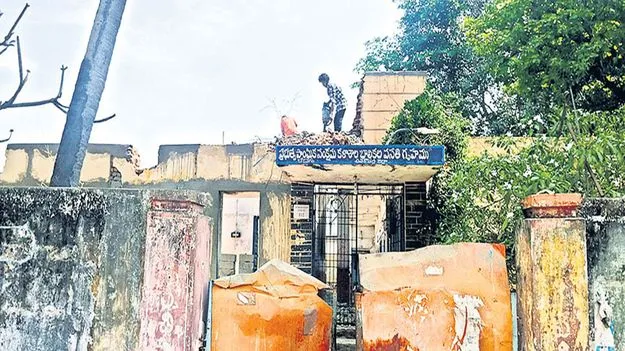 ఎస్సీ హాస్టళ్లకు మోక్షం