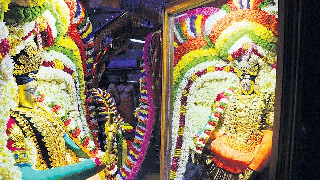 అమ్మ అలక చూడతరమా!