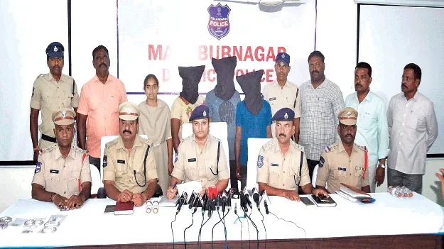  జల్సాల కోసం దొంగలయ్యారు