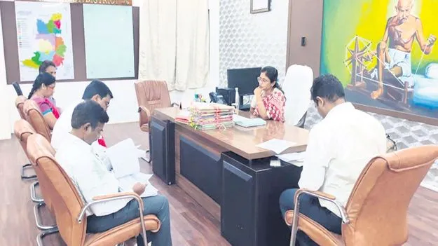 ఇందిరమ్మ ఇళ్ల నిర్మాణాలను వేగవంతం చేయాలి