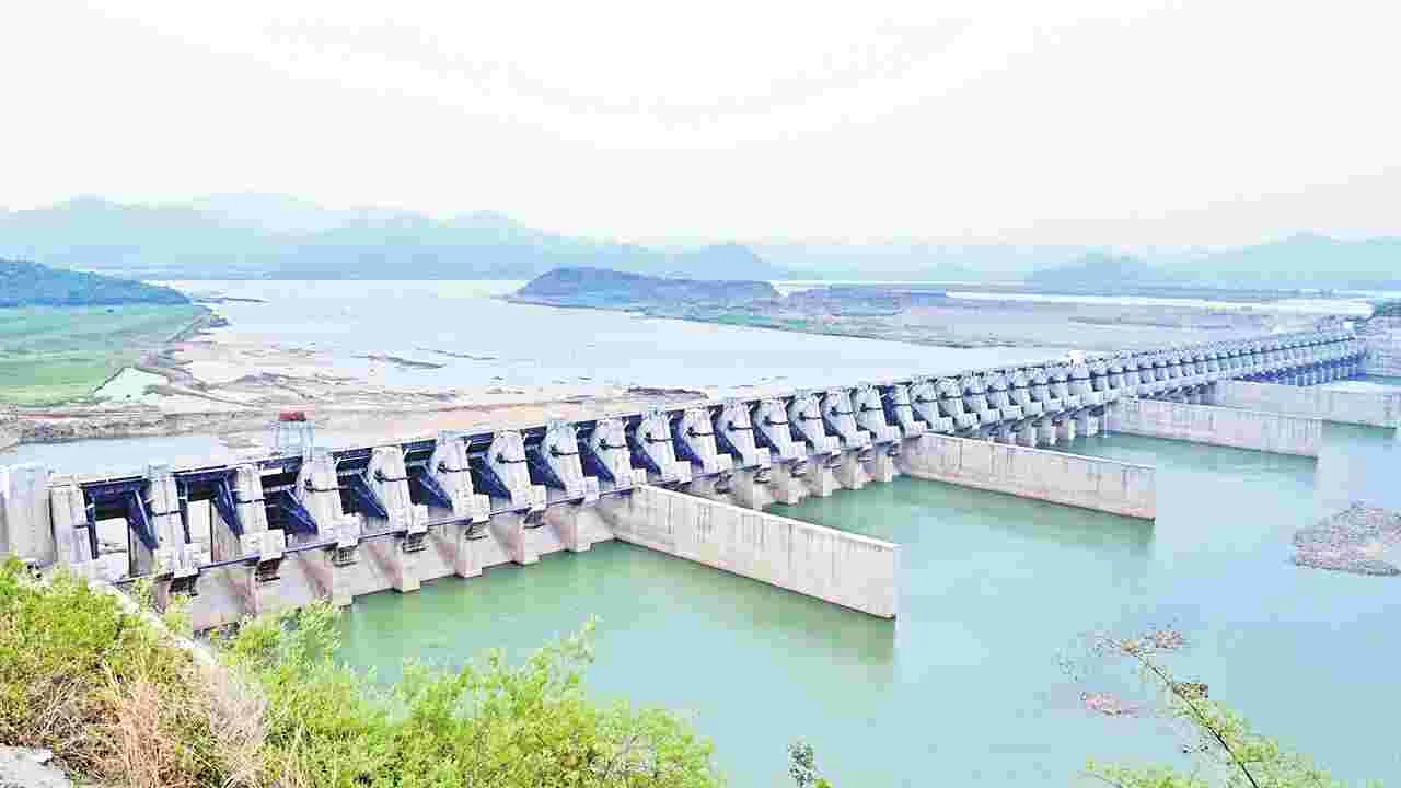 Polavaram Project: పోలవరానికి రూ.2,704 కోట్లు