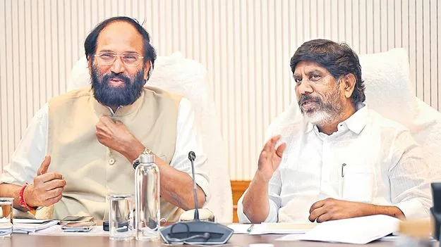 Uttam: ప్రాధాన్య ప్రాజెక్టులకే నిధులివ్వాలి