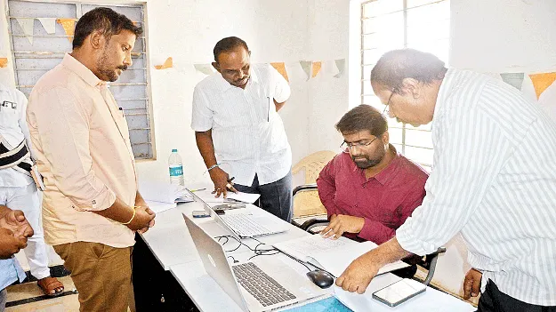 తప్పులు లేకుండా రీసర్వే చేయండి: సబ్‌ కలెక్టర్‌ 