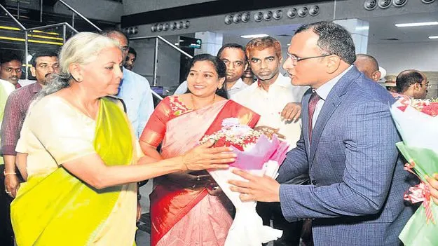 విశాఖకు కేంద్ర ఆర్థిక మంత్రి నిర్మలా సీతారామన్‌