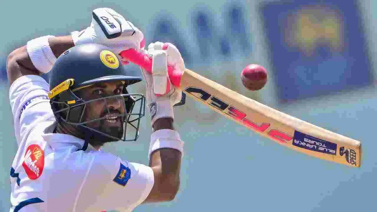 శ్రీలంక 229/9