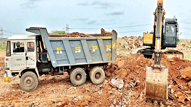 తవ్వుకో.. అమ్ముకో
