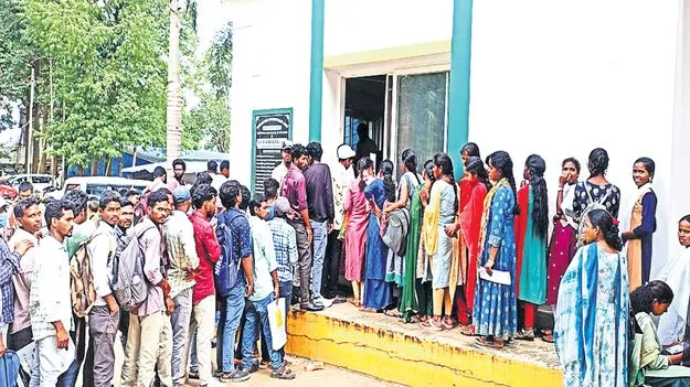 డీఎస్‌సీ ఉచిత శిక్షణ ఊసేది? 