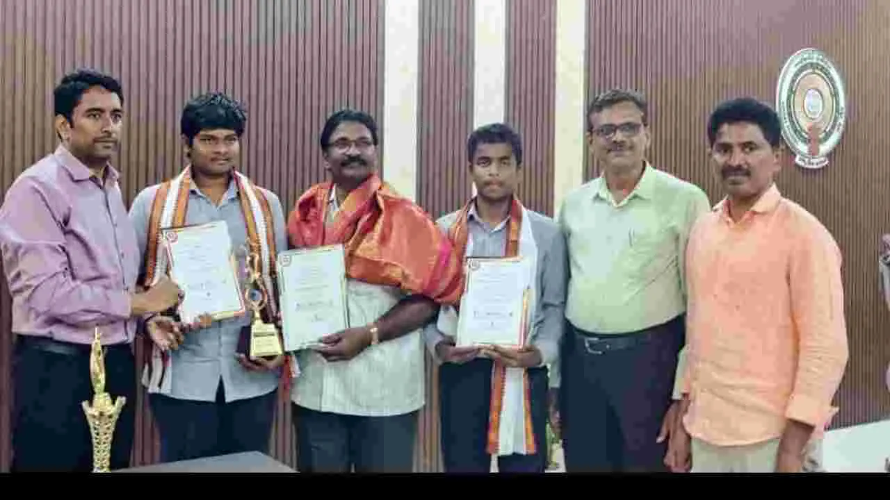దక్షిణ భారత జాతీయ స్థాయి సైన్స్ ఫెయిర్ విజేతలకు కలెక్టర్ అభినందన
