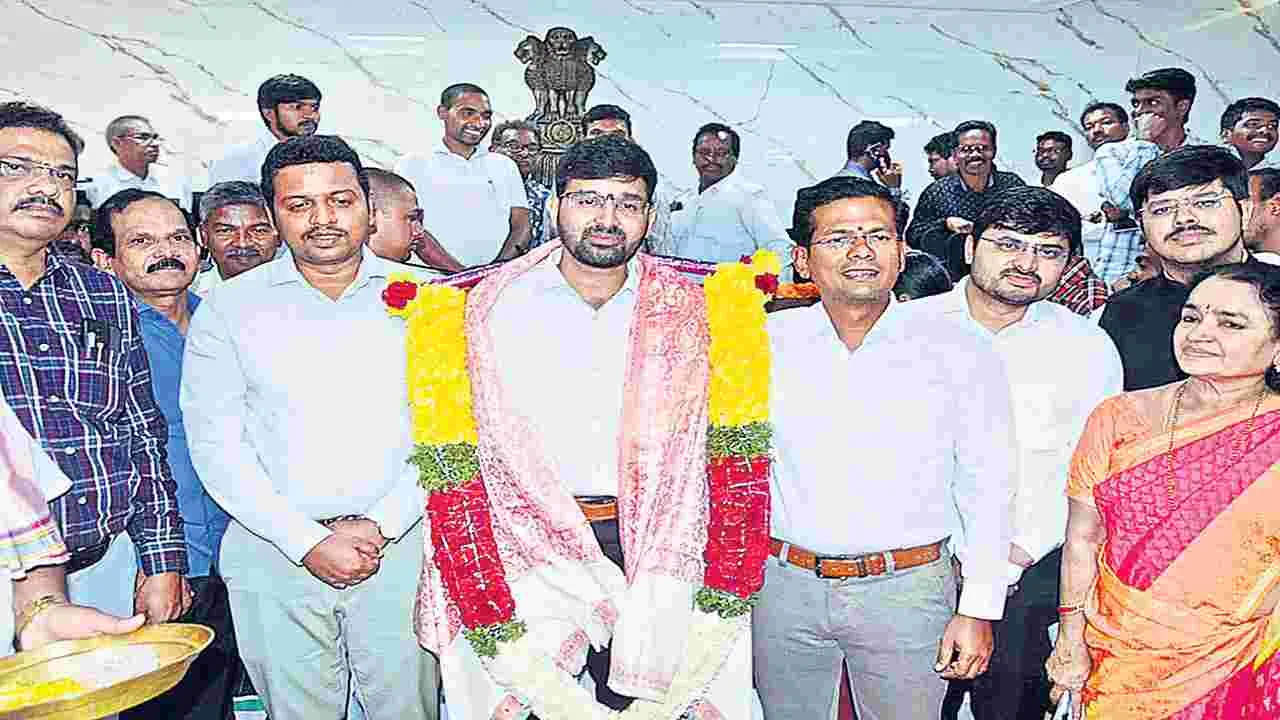 అభిషేక్ సేవలు అభినందనీయం