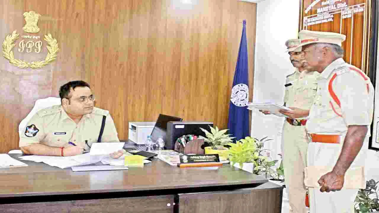 సిబ్బంది సమస్యలు పరిష్కరిస్తా