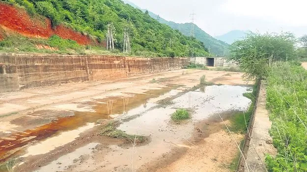 సుజల స్రవంతి పనులకు కదలిక