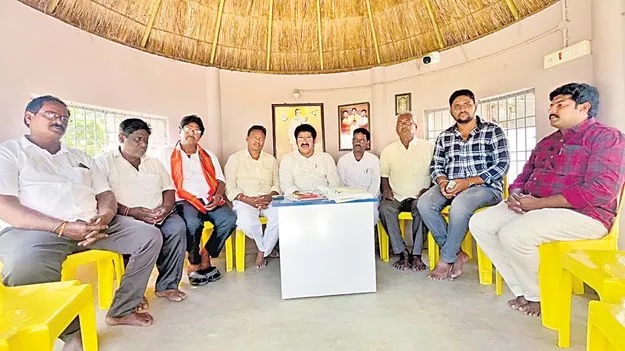 చెత్త ప్లాంట్‌ ఏర్పాటు చేస్తామంటే ఊరుకోం