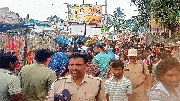  భక్తిశ్రద్ధలతో వత్సవలసలో జాతర