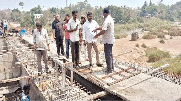 వంతెన పనులు పూర్తి చేస్తాం